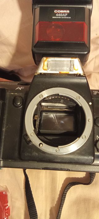 Cámara Nikon F-401s + Flash + Objetivo