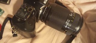 Cámara Nikon F-401s + Flash + Objetivo