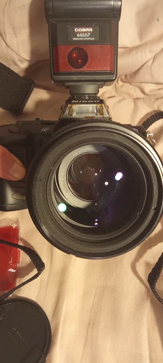 Cámara Nikon F-401s + Flash + Objetivo