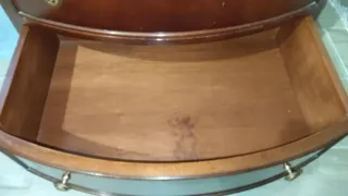 Comoda de 3 cajones y espejo