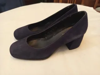 Zapatos de tacón Roberto Ley ante azul marino