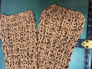 Sciarpa in lana lavorata a mano