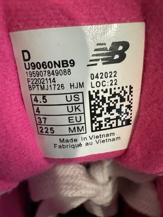 Tênis New Balance 9060 Azul e Rosa