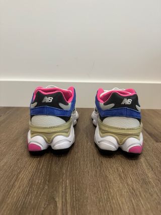 Tênis New Balance 9060 Azul e Rosa