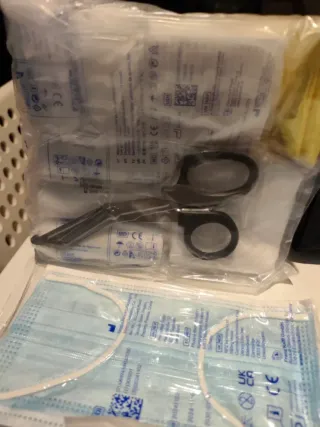 Botiquín primeros auxilios Audi