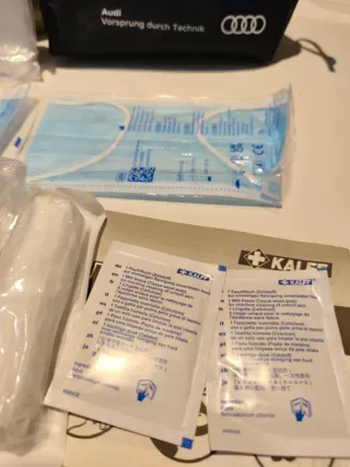 Botiquín primeros auxilios Audi