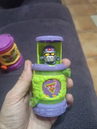 Superthings Secret Spies con muñeco