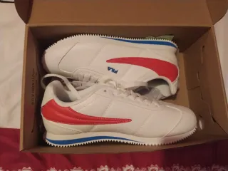 Deportivas Fila Retro Blancas y Rojas
