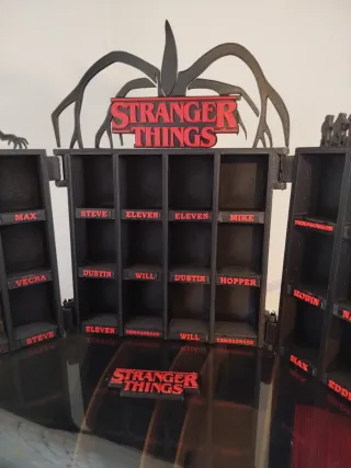 Espositore Stranger Things Kinder Joy