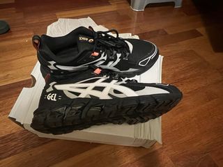 Zapatillas ASICS Gel Negras y Blancas