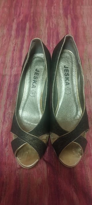Zapatos de fiesta Jeska negros y dorados T40