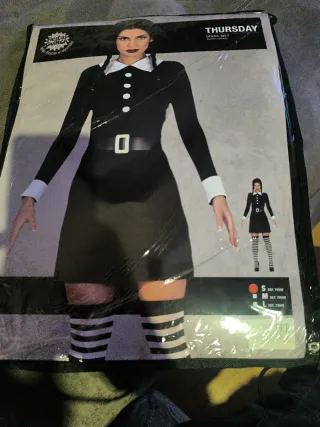 Disfraz Miércoles Addams nuevo sin abrir