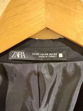 Traje negro nuevo marca Zara (talla M)