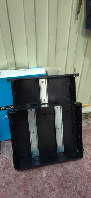 Caja distribución eléctrica Solera Arelos