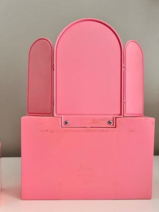 Specchiera Barbie rosa con sgabello