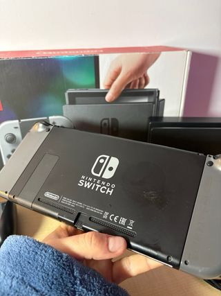 Nintendo Switch en su caja original