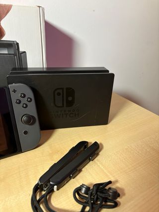 Nintendo Switch en su caja original
