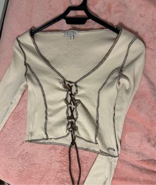 Top de P&B de manga larga con cordones