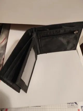 Dos Carteras Tommy Hilfiger e Inside Azul y Turqu