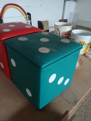 Adorno dado decorativo