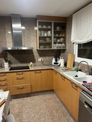 Muebles de cocina madera y cristal