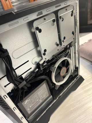 PC MSI Nero con LED - Alimentazione da aggiustare