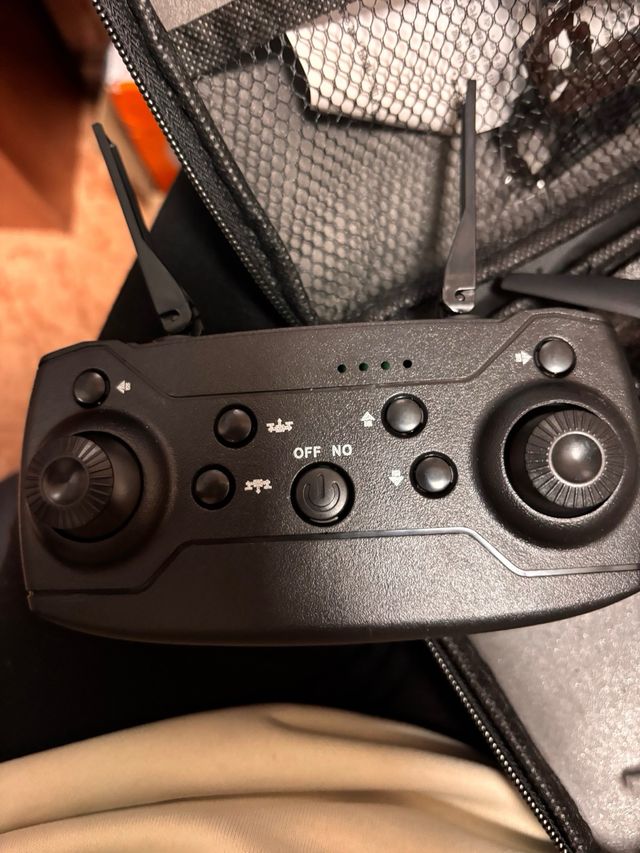 Dron Plegable Negro con Control Remoto