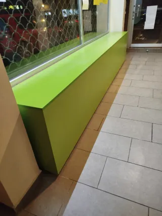 Mostrador expositor verde