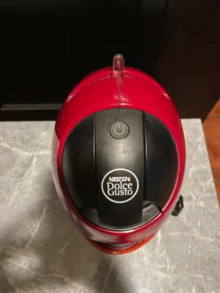 Cafetera Dolce Gusto DeLonghi Roja