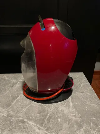 Cafetera Dolce Gusto DeLonghi Roja