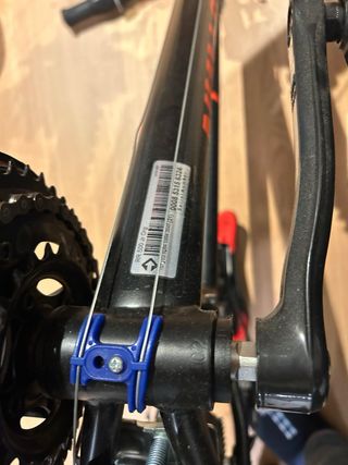 Bicicleta Montaña Negra y Roja. Btwin Rockrider 24