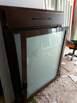 Ventana abatible oscilobatiente marrón 110x138 más
