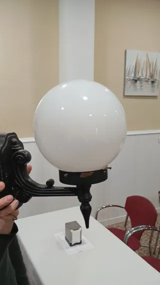 Apliques de pared negros y blancos