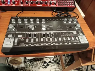 Sintetizador Behringer TD-3 Negro