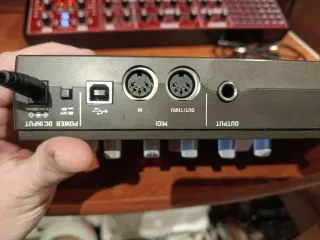 Sintetizador Behringer TD-3 Negro