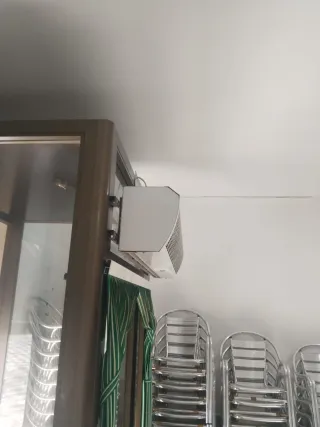 Cortina de aire metal y plástico