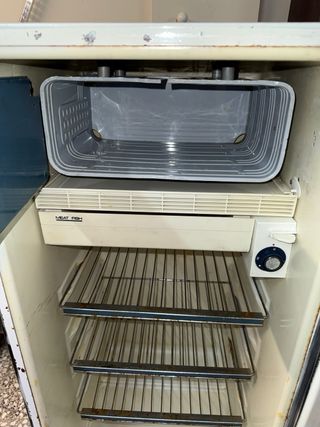 Frigorífico con pequeño congelador