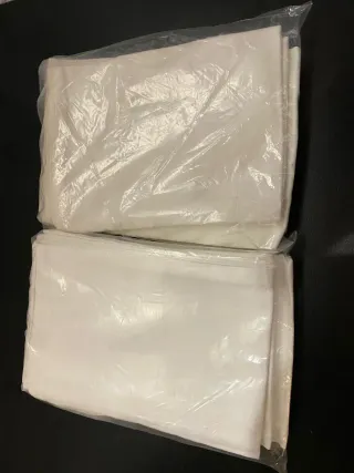 2 Pacotes de Toalhetes de Mesa Brancos