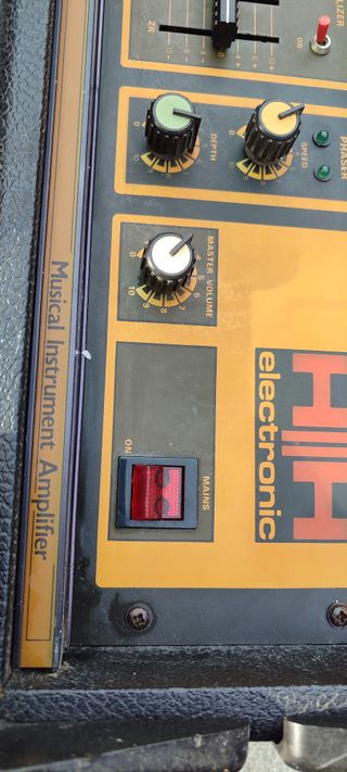 Amplificador Bajo HH Electronic Bass Machine