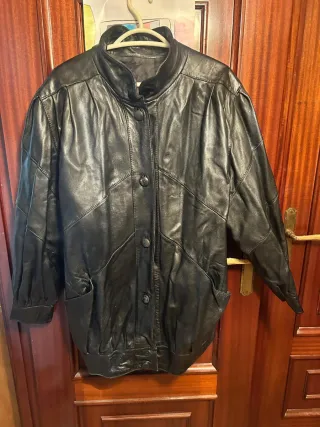 Abrigo de señora de piel, color negro