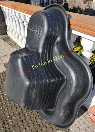 Estanque para jardín, plantas, peces y tortugas.