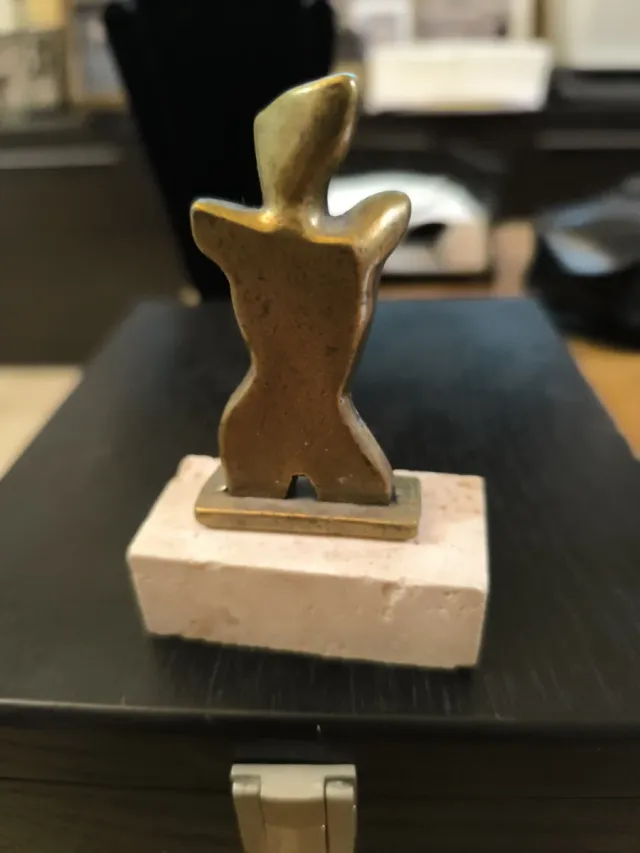 Figura bronce Luis Llongueras torso mujer