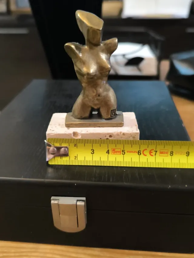 Figura bronce Luis Llongueras torso mujer