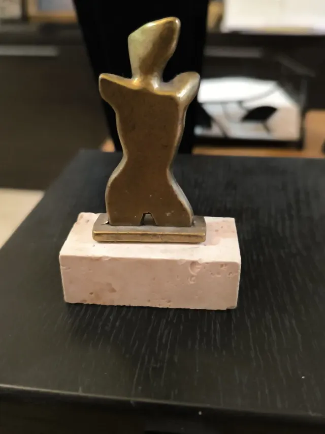 Figura bronce Luis Llongueras torso mujer