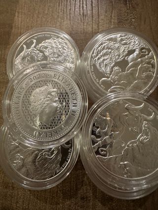 Monedas Plata Oso vs Toro 5 Dólares Tokelau 2022