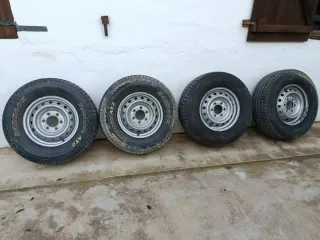Ruedas de coche en buen estado