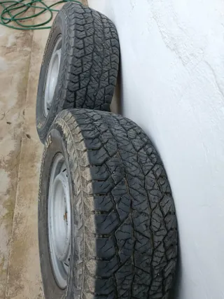 Ruedas de coche en buen estado