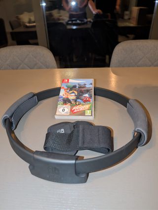 Nintendo Switch + Ring Fit + 6 juegos + estuche