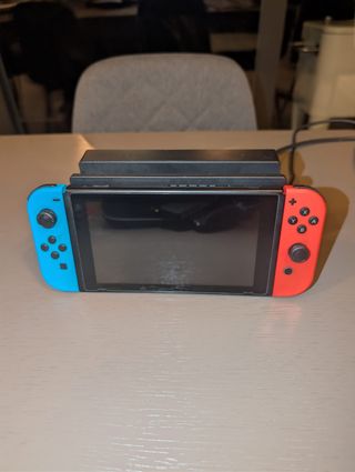 Nintendo Switch + Ring Fit + 6 juegos + estuche