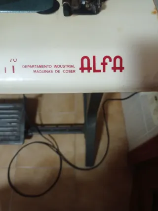 Máquina de coser industrial Alfa